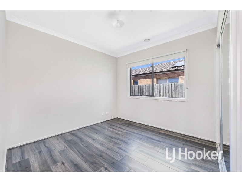 11 Banjo Circuit, Lynbrook VIC 3975