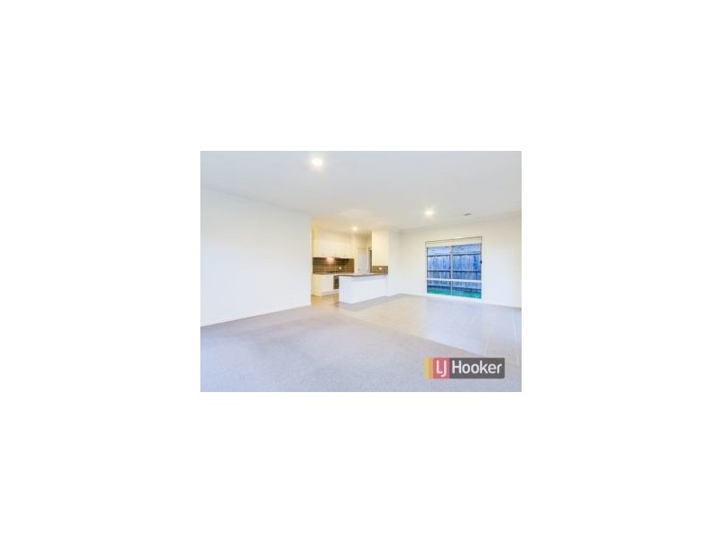 6 Cerulean Drive, Officer VIC 3809