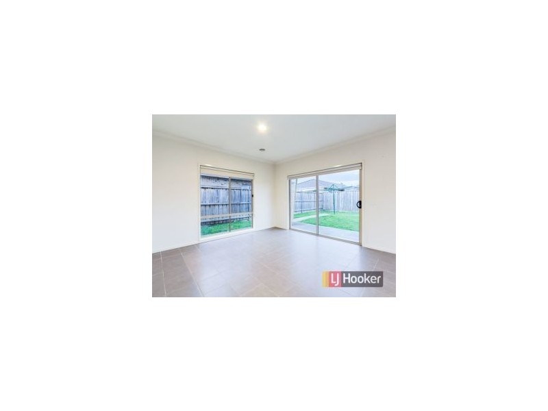 6 Cerulean Drive, Officer VIC 3809