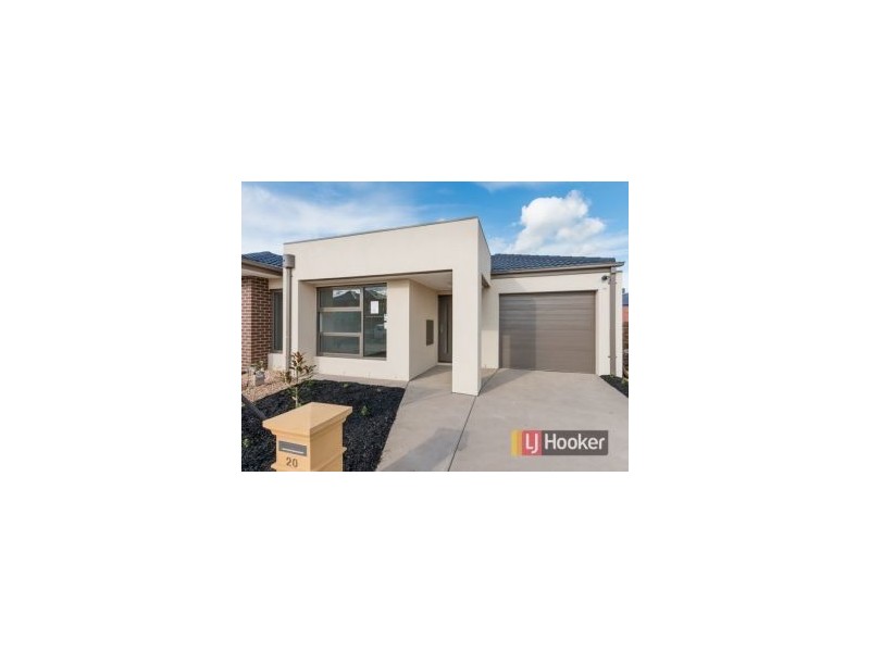 16 Kosciuszko Circuit, Clyde North VIC 3978