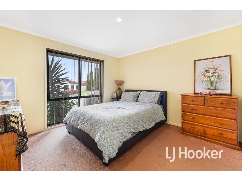 8 Highmount Drive, Hampton Park VIC 3976