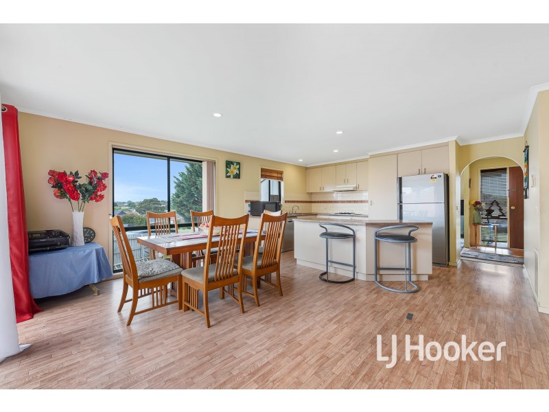 8 Highmount Drive, Hampton Park VIC 3976