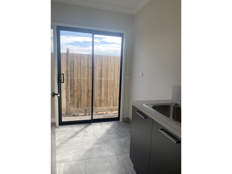 4 Abacot Street, Clyde North VIC 3978