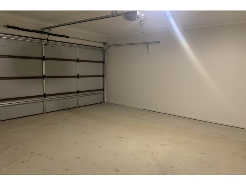 4 Abacot Street, Clyde North VIC 3978