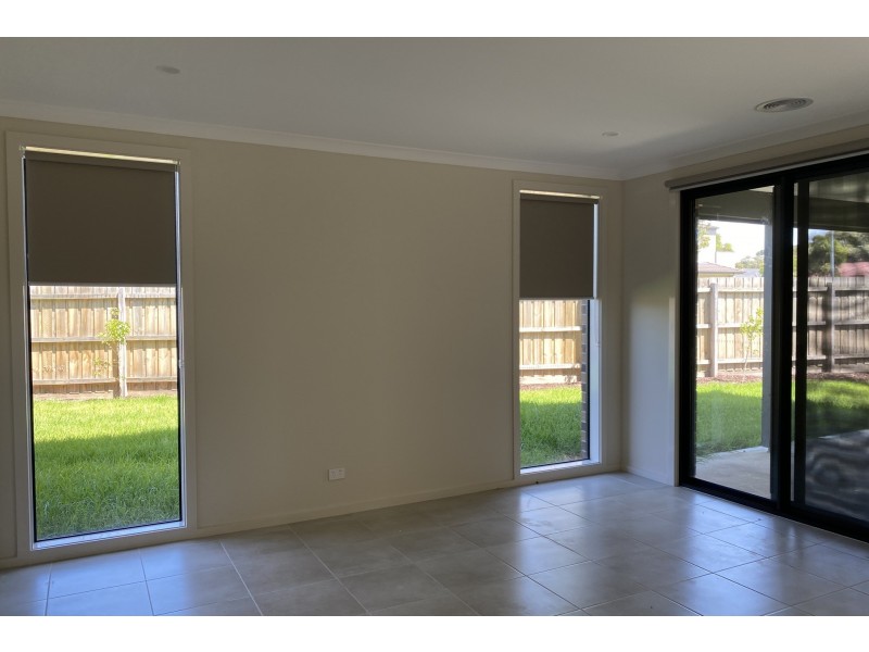 1 Camaro Drive, Cranbourne East VIC 3977