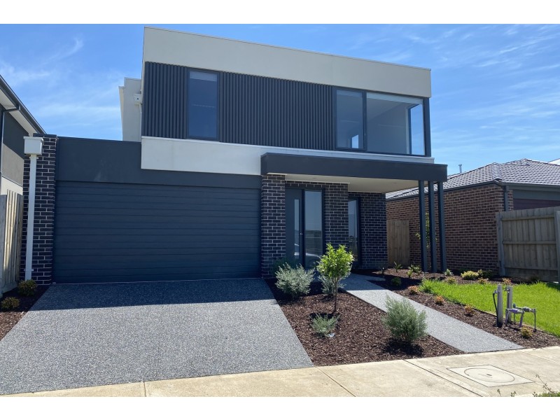 7 Camaro Drive, Cranbourne East VIC 3977