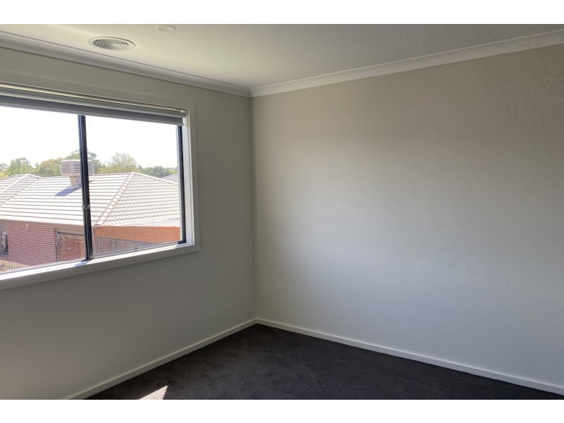 7 Camaro Drive, Cranbourne East VIC 3977