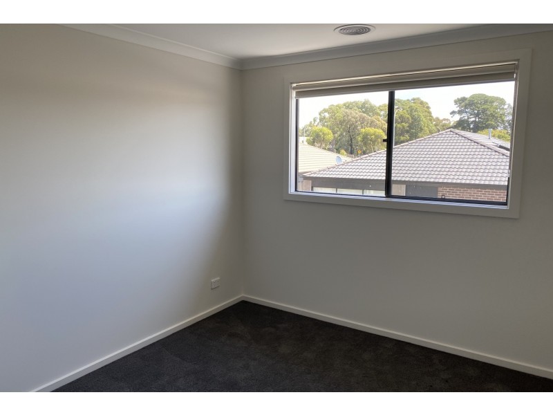 5 Camaro Drive, Cranbourne East VIC 3977
