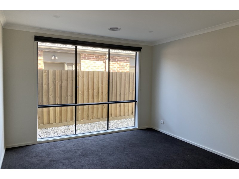 11 Camaro Drive, Cranbourne East VIC 3977