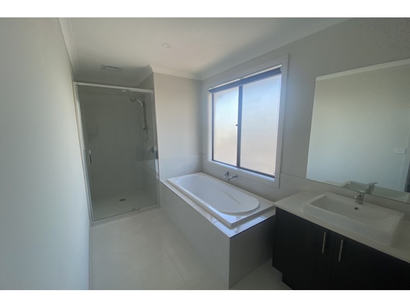 11 Camaro Drive, Cranbourne East VIC 3977