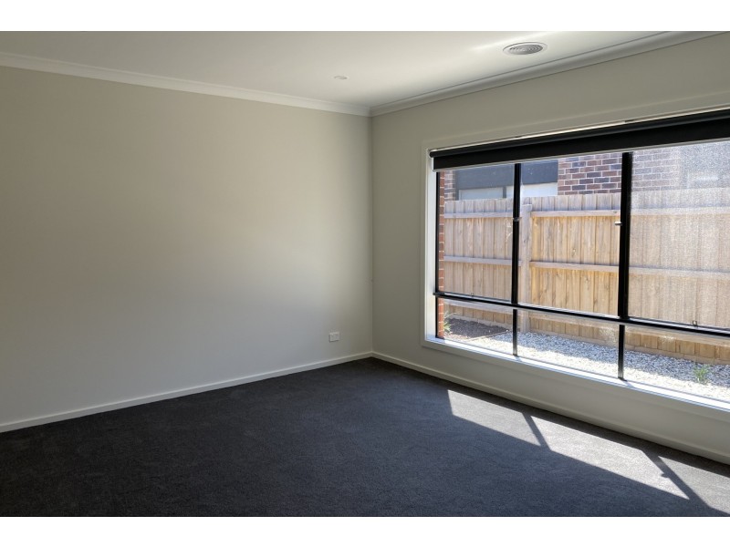13 Camaro Drive, Cranbourne East VIC 3977