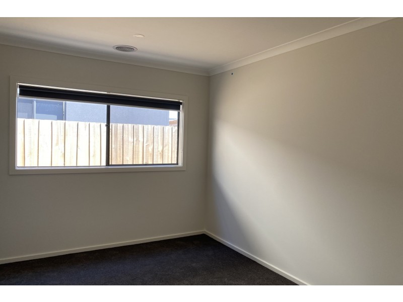13 Camaro Drive, Cranbourne East VIC 3977