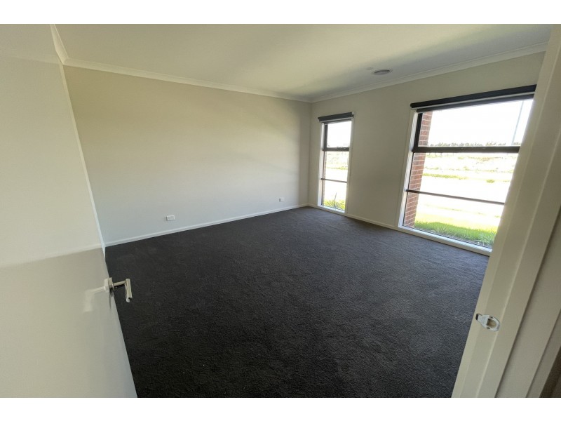 61 Haflinger Avenue, Cranbourne East VIC 3977
