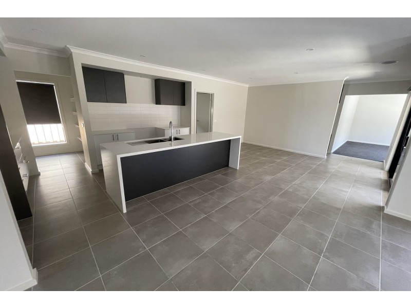 61 Haflinger Avenue, Cranbourne East VIC 3977