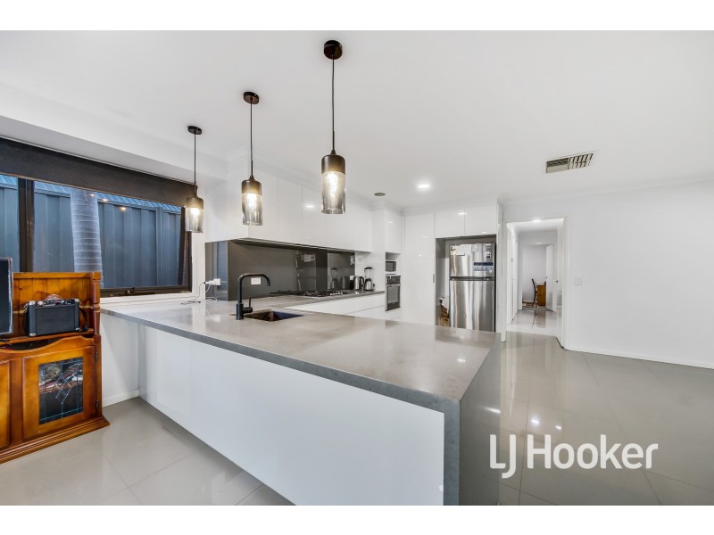 17 Dairy Farm Terrace, Hampton Park VIC 3976