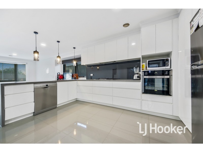 17 Dairy Farm Terrace, Hampton Park VIC 3976