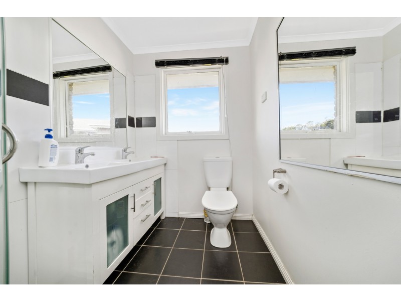 1/8 Rebecca Street, Doveton VIC 3177