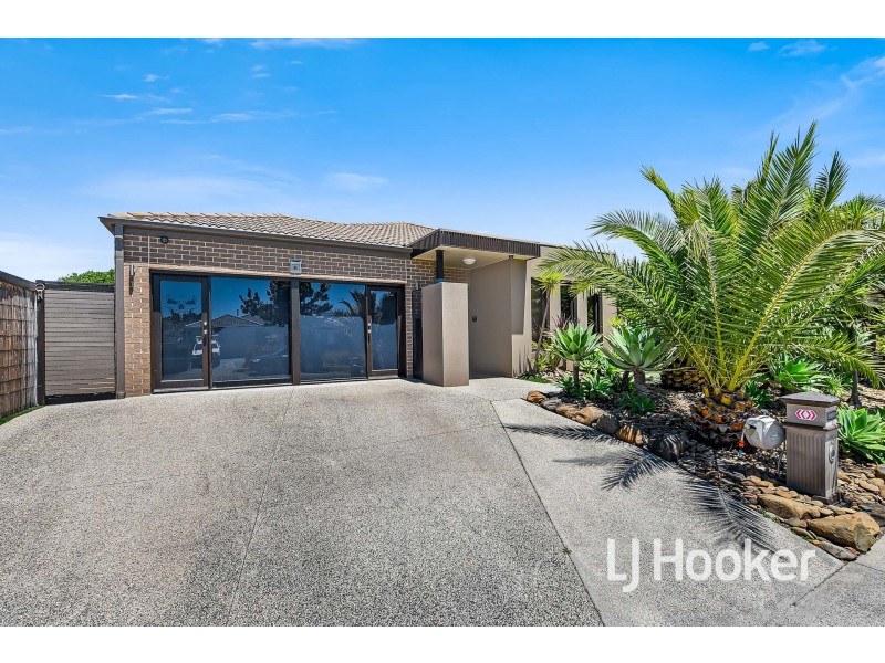 45 Von Nida Drive, Cranbourne North VIC 3977
