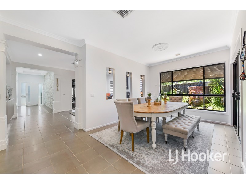 45 Von Nida Drive, Cranbourne North VIC 3977