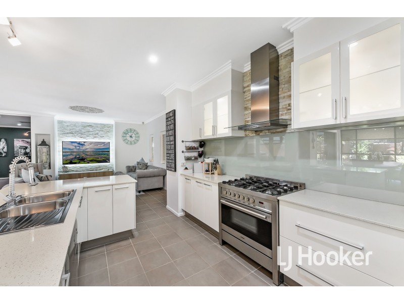 45 Von Nida Drive, Cranbourne North VIC 3977