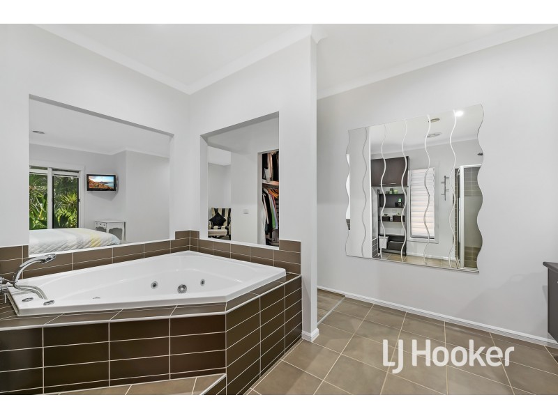 45 Von Nida Drive, Cranbourne North VIC 3977