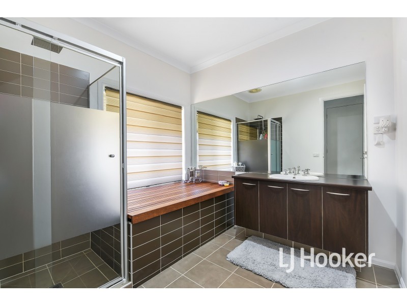 45 Von Nida Drive, Cranbourne North VIC 3977