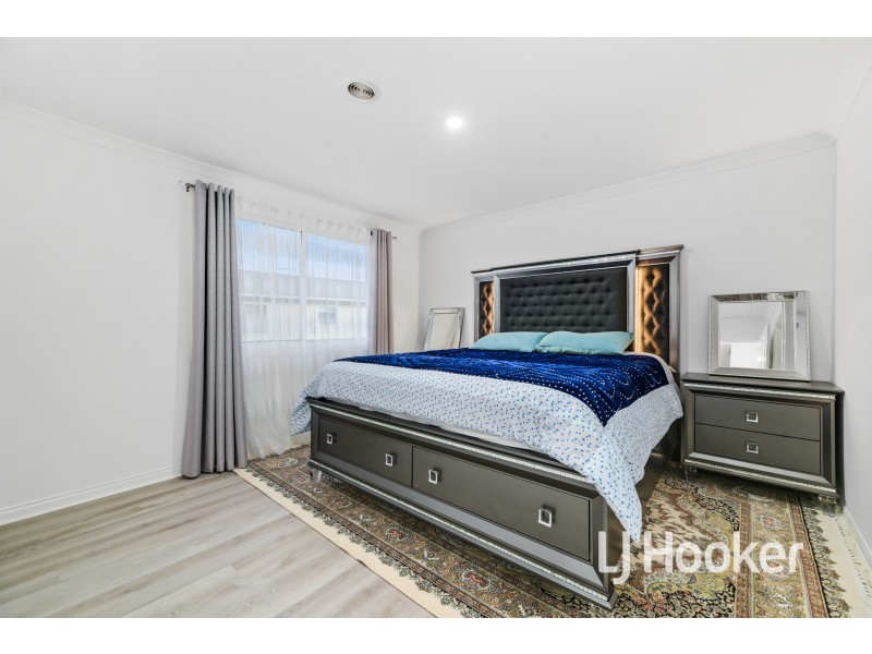2/27-33 Coral Drive, Hampton Park VIC 3976