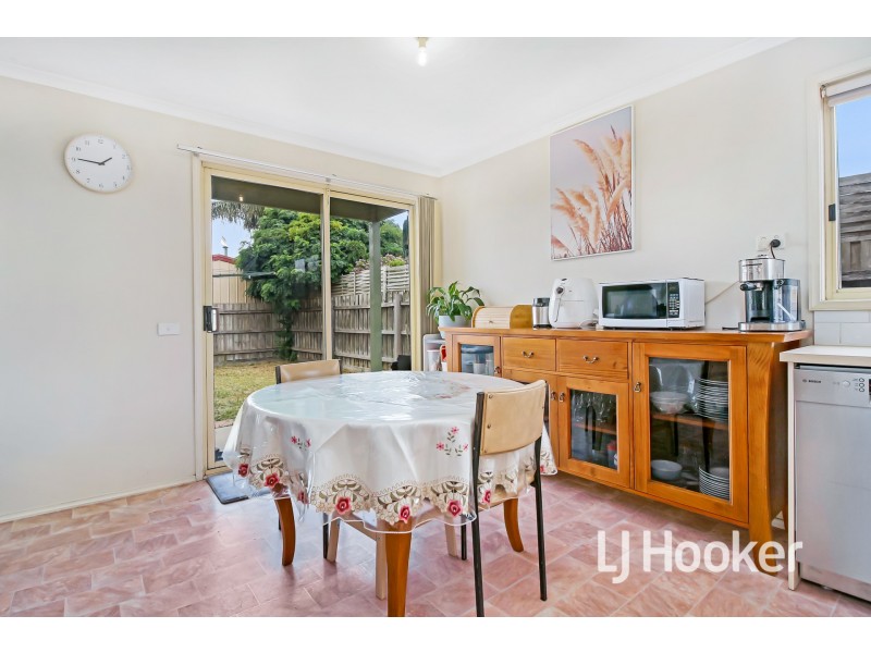 16 Linmac Crescent, Hampton Park VIC 3976