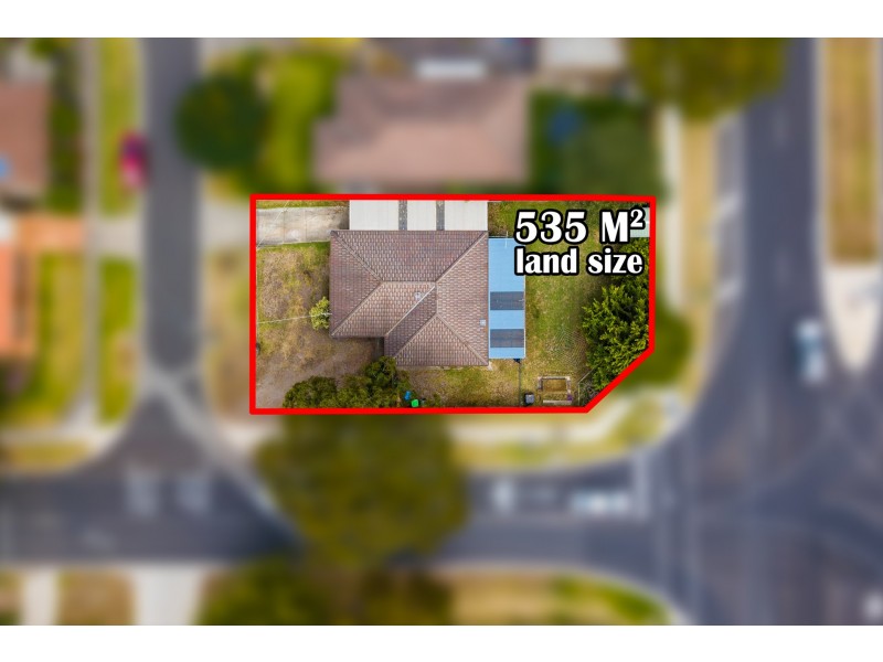 1 Caroline Crescent, Cranbourne West VIC 3977