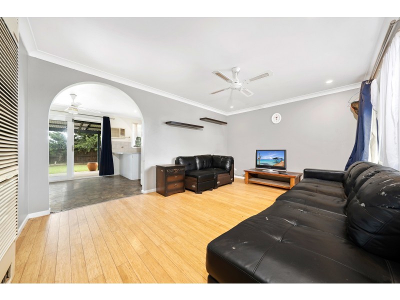1 Caroline Crescent, Cranbourne West VIC 3977