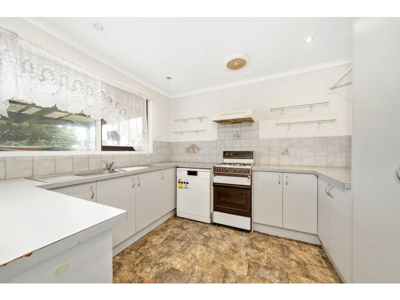 1 Caroline Crescent, Cranbourne West VIC 3977