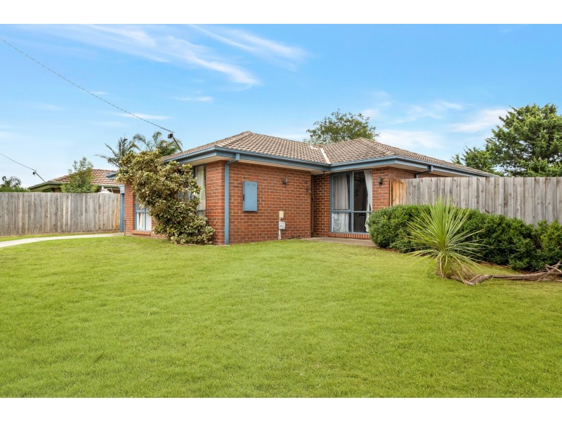 1 Caroline Crescent, Cranbourne West VIC 3977