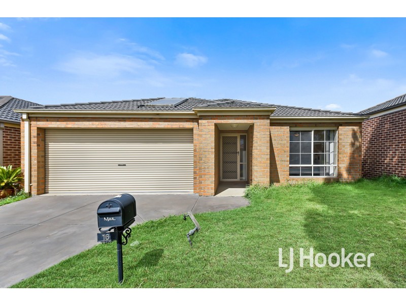 16 Domino Way, Hampton Park VIC 3976