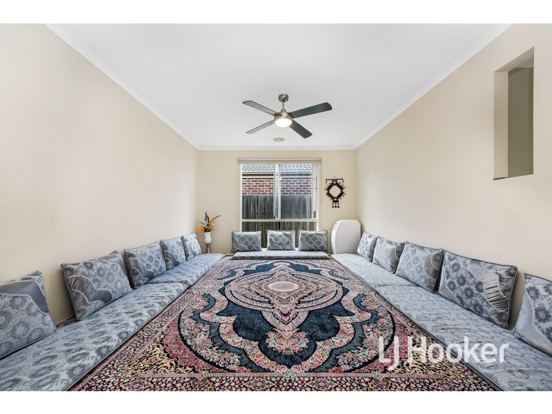 16 Domino Way, Hampton Park VIC 3976