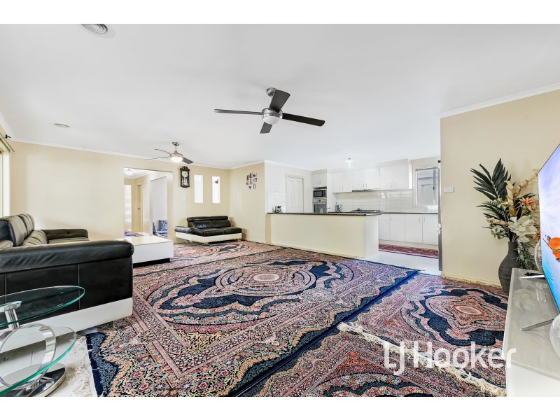 16 Domino Way, Hampton Park VIC 3976