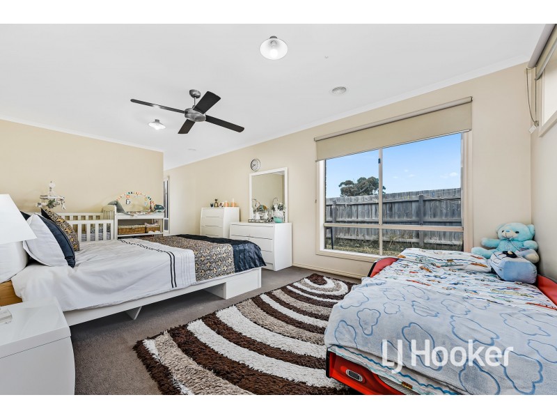 16 Domino Way, Hampton Park VIC 3976