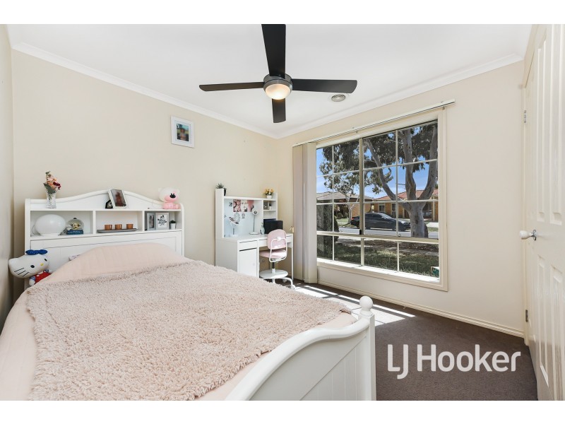16 Domino Way, Hampton Park VIC 3976