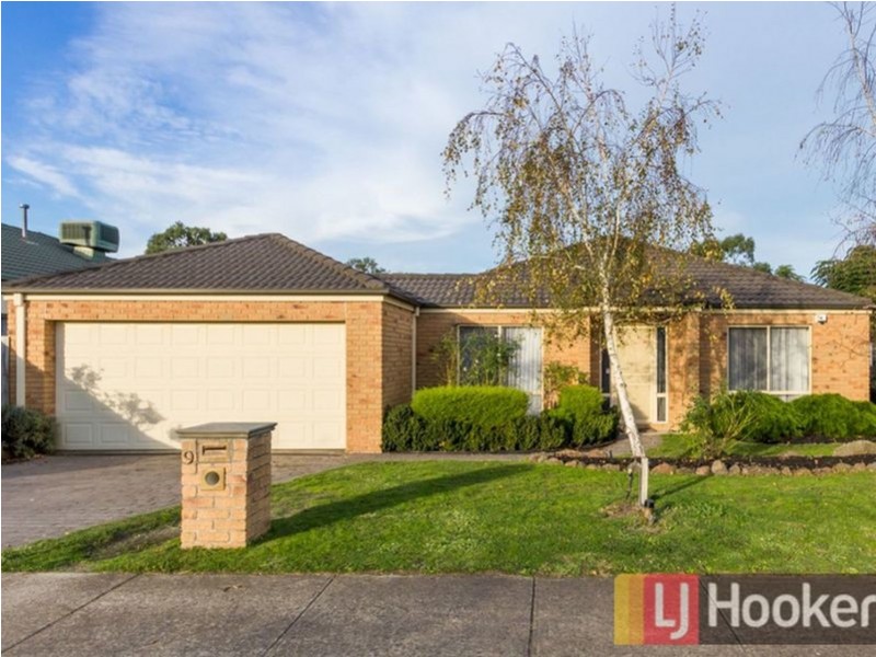 9 Cobbler Grange, Lynbrook VIC 3975