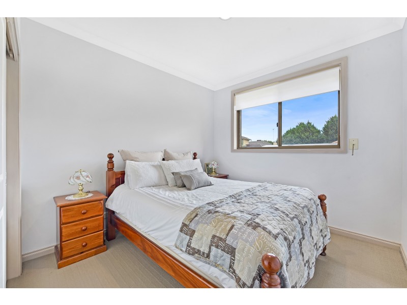 18 Hanna Drive, Endeavour Hills VIC 3802