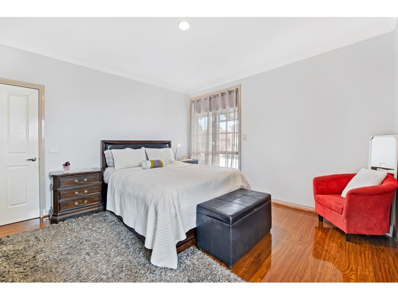 18 Hanna Drive, Endeavour Hills VIC 3802