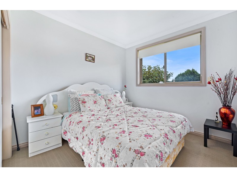 18 Hanna Drive, Endeavour Hills VIC 3802