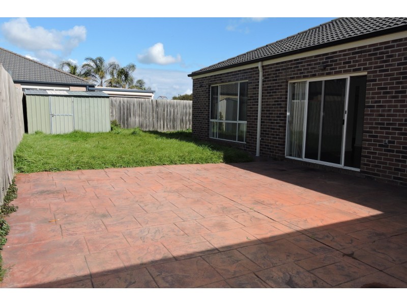 3 Parnum Place, Lynbrook VIC 3975