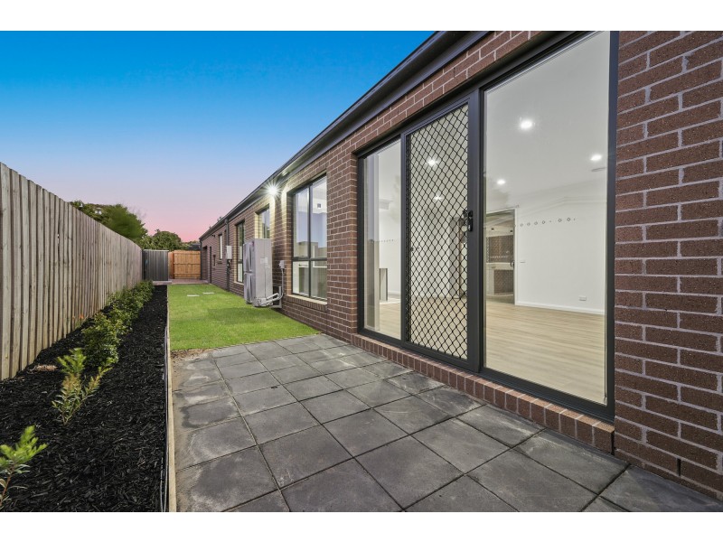 3/108 Endeavour Drive, Cranbourne North VIC 3977