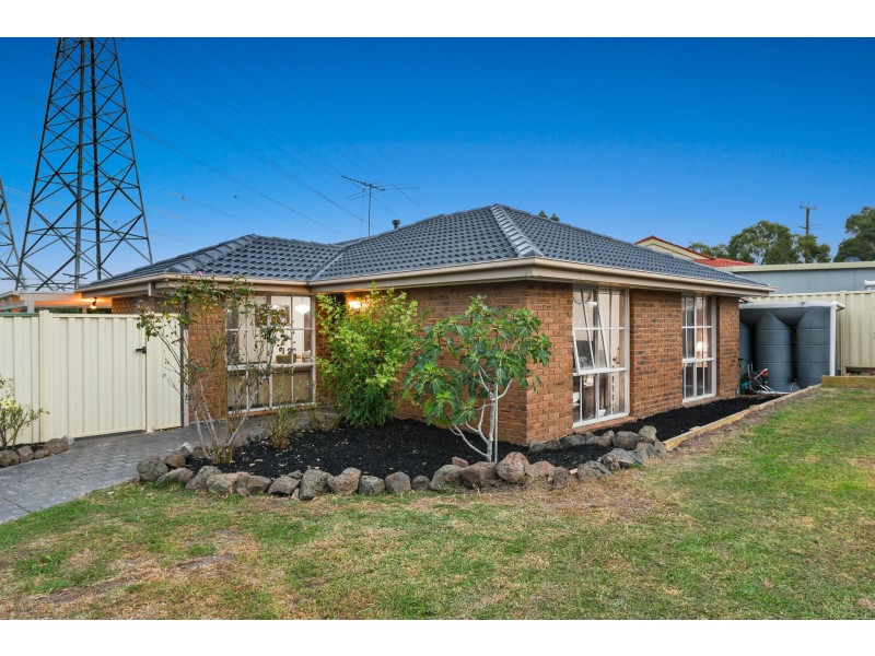 5 Basil Close, Hallam VIC 3803