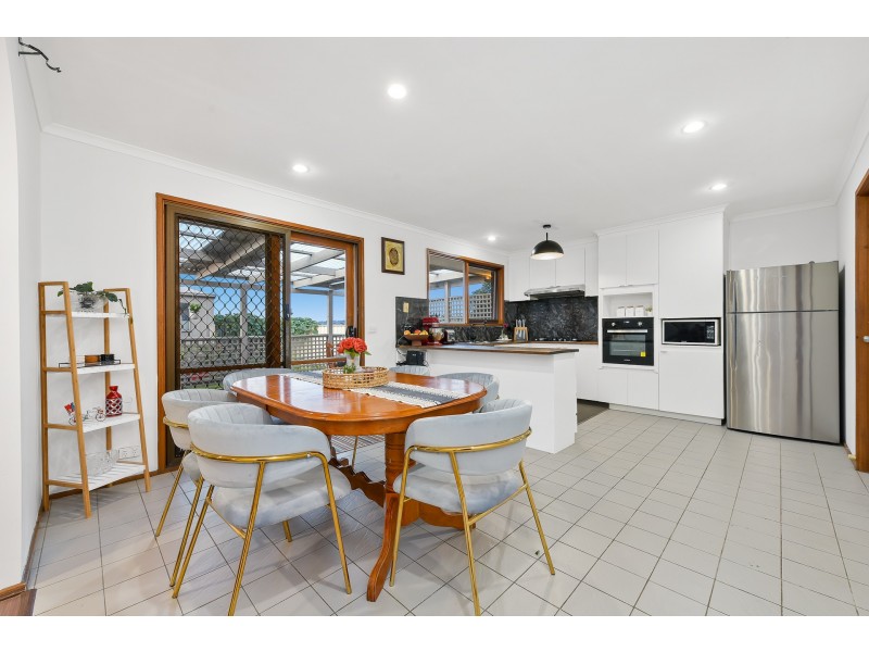 5 Basil Close, Hallam VIC 3803