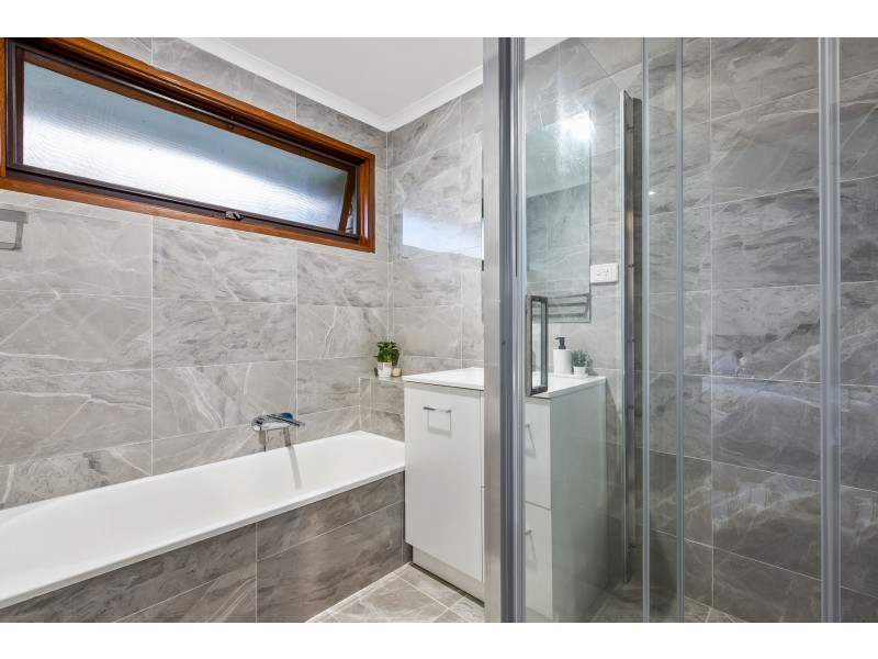 5 Basil Close, Hallam VIC 3803