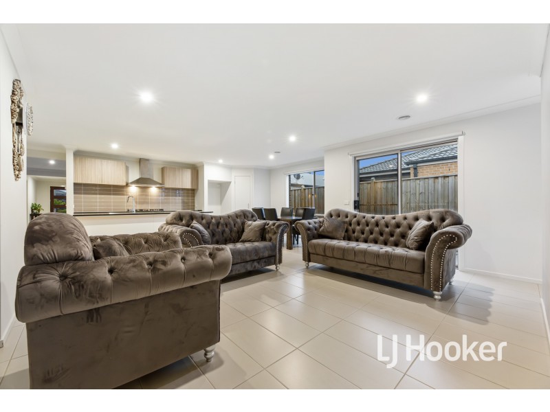 57 Abbeyard Drive, Clyde VIC 3978