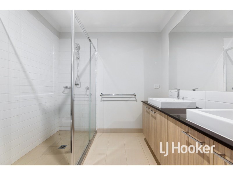 57 Abbeyard Drive, Clyde VIC 3978