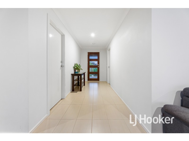 57 Abbeyard Drive, Clyde VIC 3978