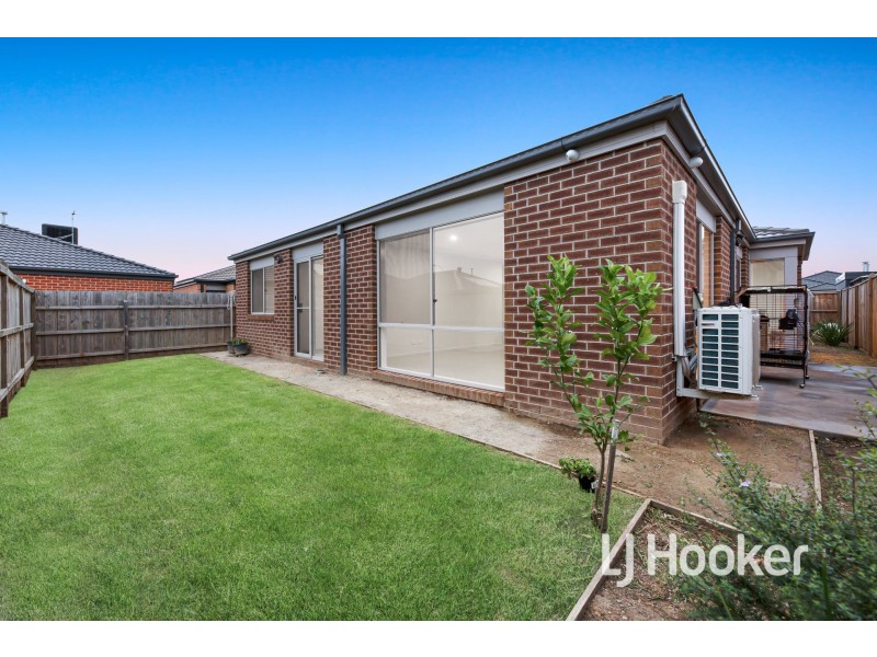57 Abbeyard Drive, Clyde VIC 3978
